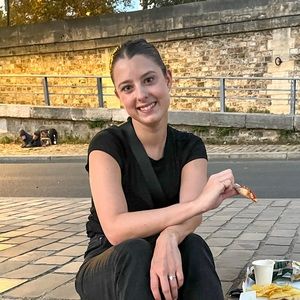 Meet your Posher, Lauren